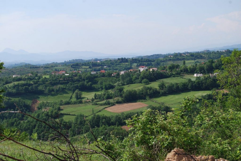 تصویر 1 روستای پاتین در شمال شرق پایخت آلبانی، تیرانا